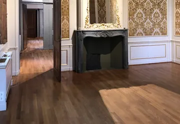 Gelegde vloer in een klassiek interieur
